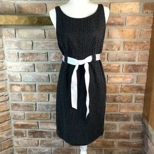 invisible back zip closuSHERI MARTIN NEW YORK Sleeveless Black Eyelet Dr…